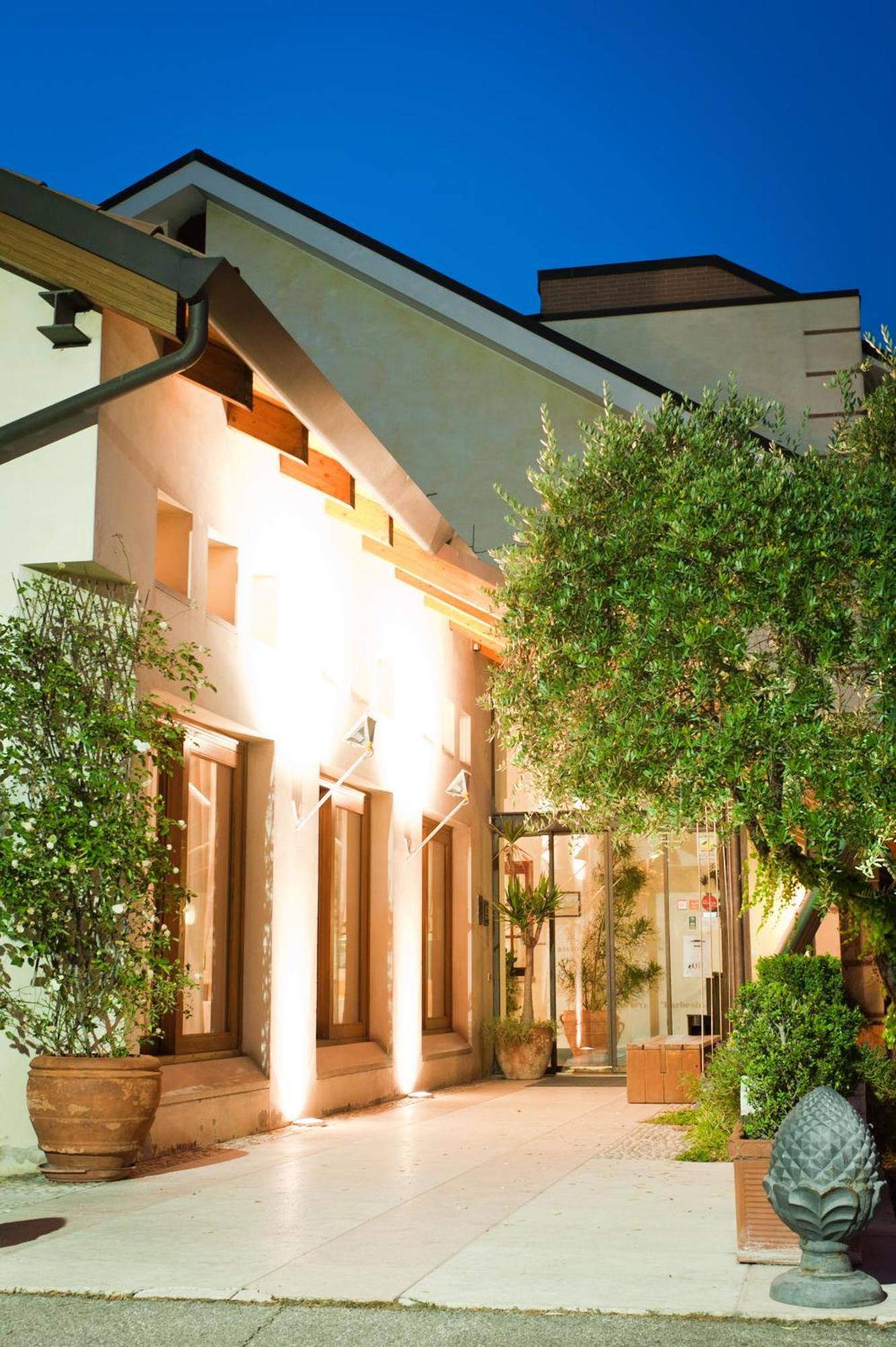 Ca' Delle Rose Hotel Castelfranco Veneto Exterior photo